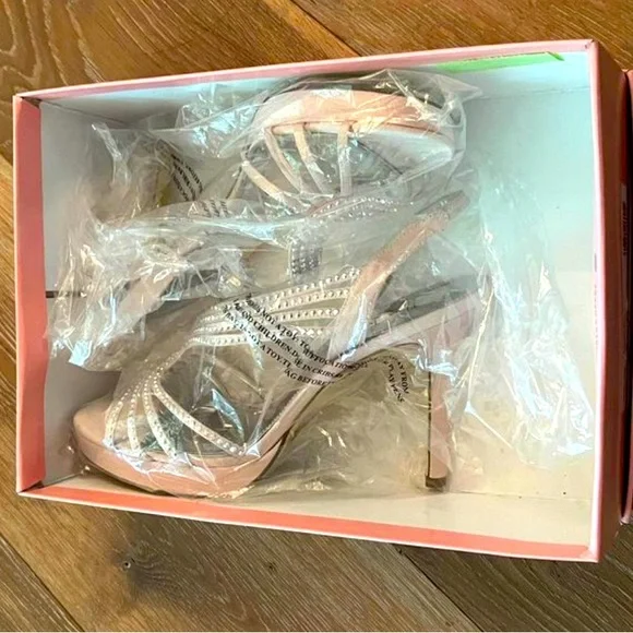 NINA WOMENS HEELS - Picture 4 of 5